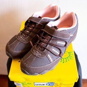 Brown & pink smartfit shoes